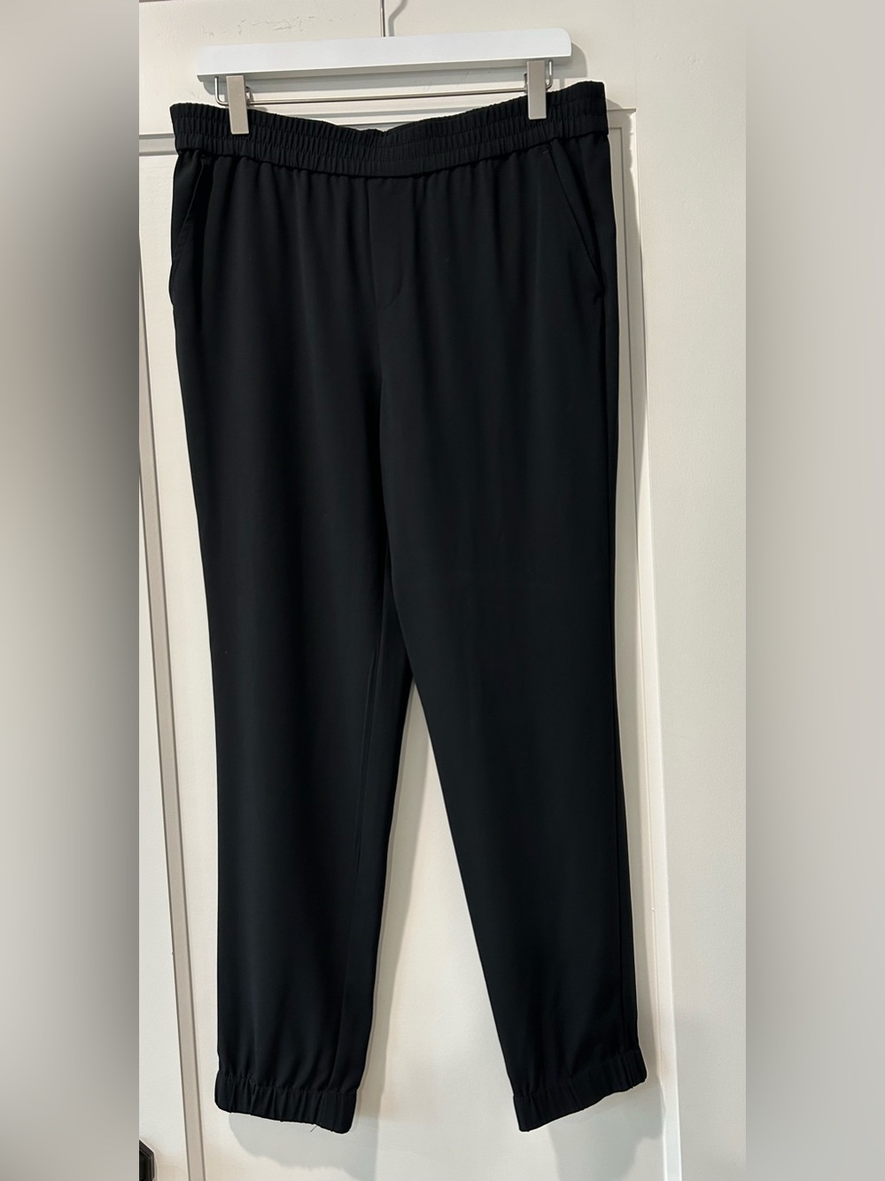 Banana Republic Pull On Elastic Waist Tapered Leg Crepe Jogger Pants Size 8